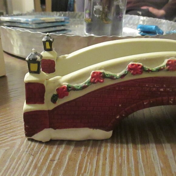 VINTAGE LEMAX DICKENSVALE CHRISTMAS PORCELAIN LAMP BRIDGE FOR VILLAGE TOWN 1991 - Picture 3 of 6